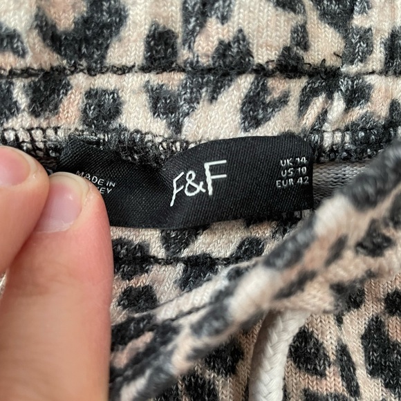 F&F cheetah print joggers size 10, super soft tie waist knit fabric - Picture 3 of 8